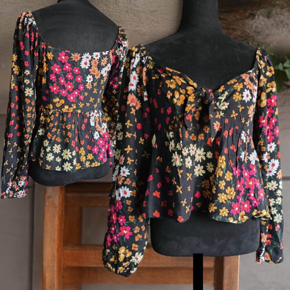 NWOT PATRONS OF PEACE Puff Sleeve Floral Top Size SMALL